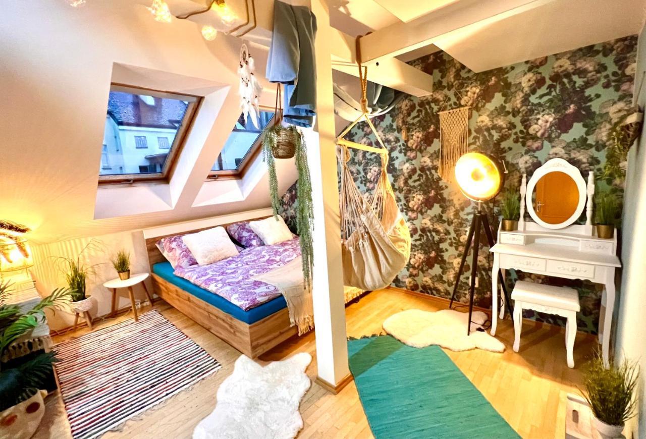 Duplex 2 With Quiet Terrace On Wenceslas Square Appartamento Praga
